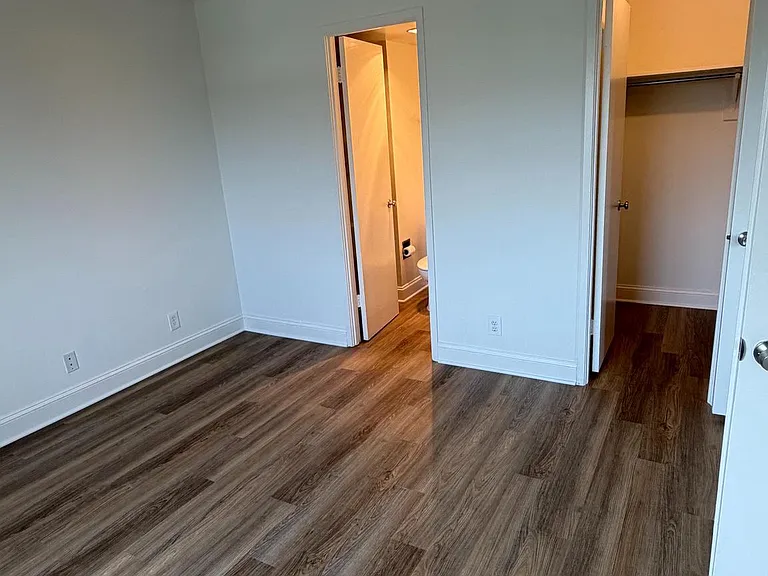 8370 Greensboro Dr #1019 — Photo 35
