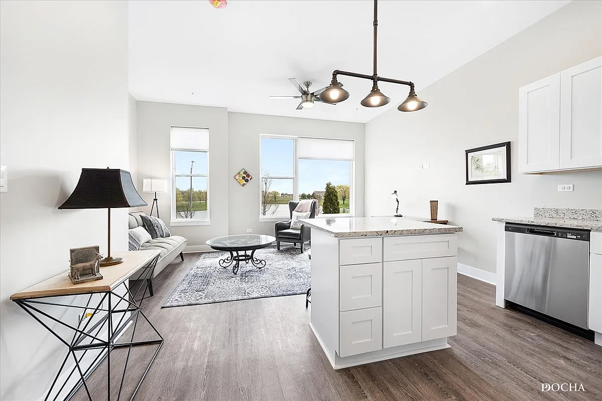 Studio, 475 sqft, $1,675 — Photo 2