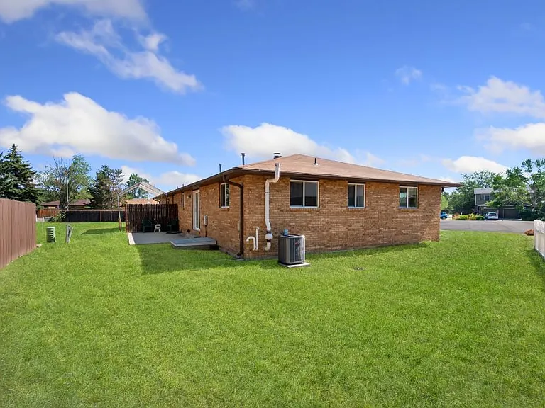3669 Butternut Dr — Photo 10