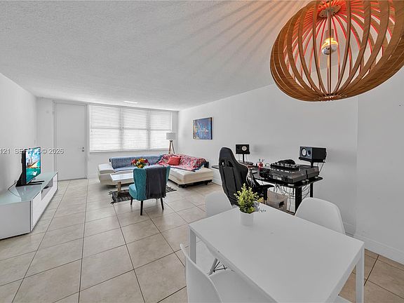 5th image of 2016 Bay Dr APT 505