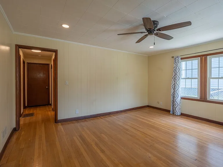 1306 E Chilhowie Ave — Photo 5