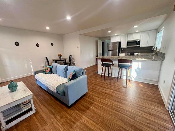 5th image of 155 Rosebay Dr APT 37