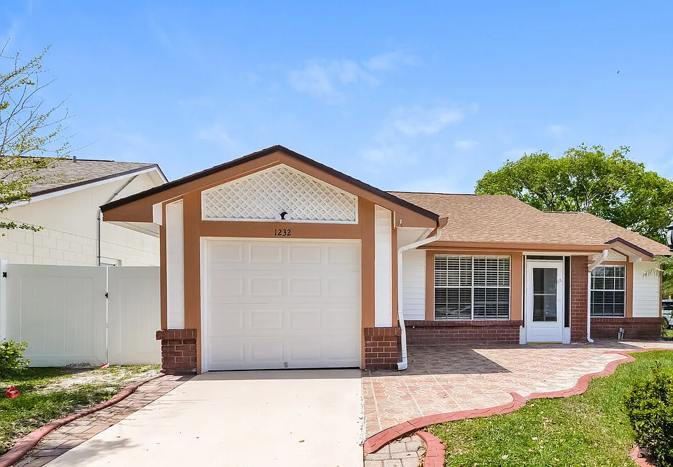 1232 Regal Ridge Dr