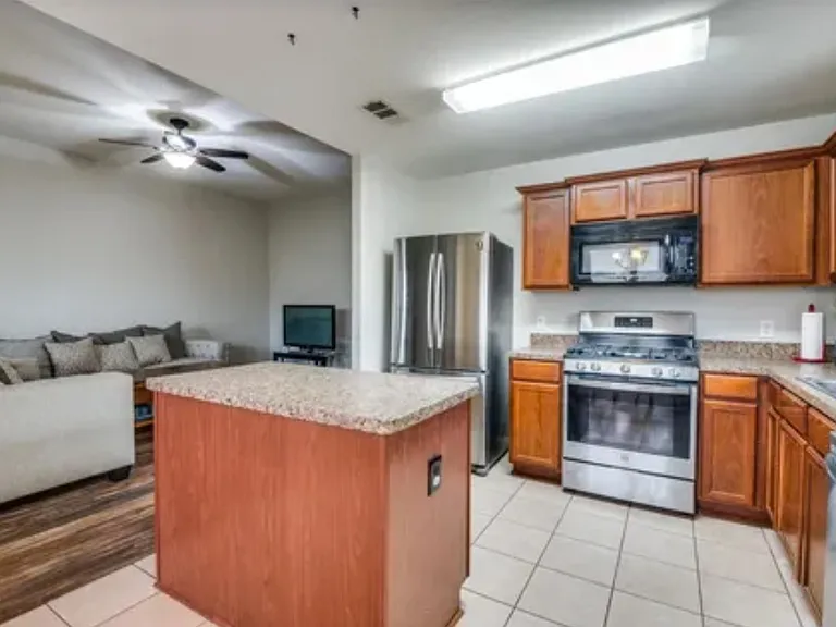 701 Lazy Crest Dr — Photo 17