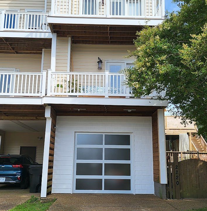 1st image of 2220 Roanoke Ave