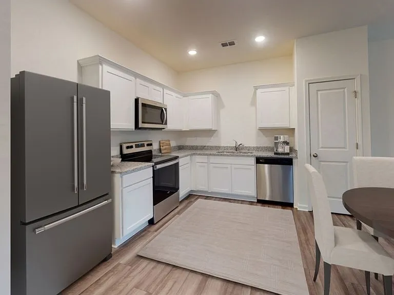 542 Magnolia Cir — Photo 4