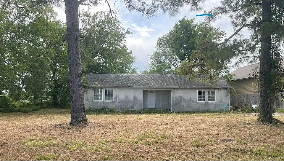 1st image of 13114 Green Valley Dr