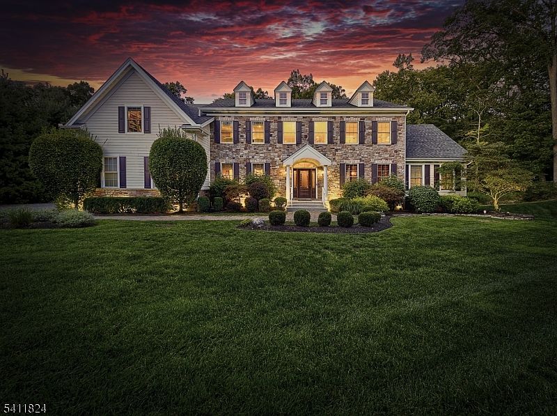 1st image of 28 Arbor Rd