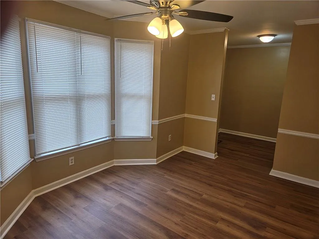 3 bed, 2.5 bath, 1426 sqft, $1,875 — Photo 2