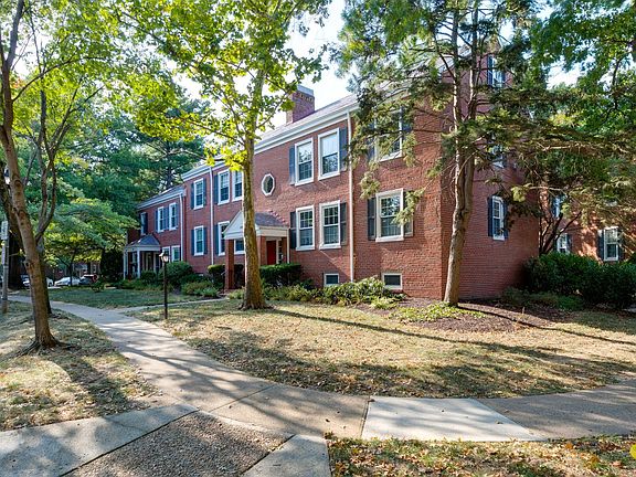 5th image of 2991 S Columbus St APT B2