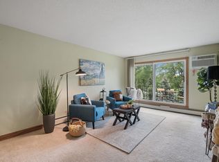 179 Little Canada Rd UNIT 325, Little Canada, MN 55117