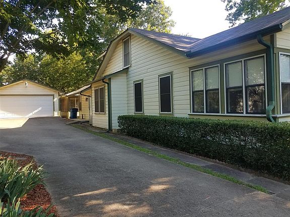 3rd image of 108 Woodland St