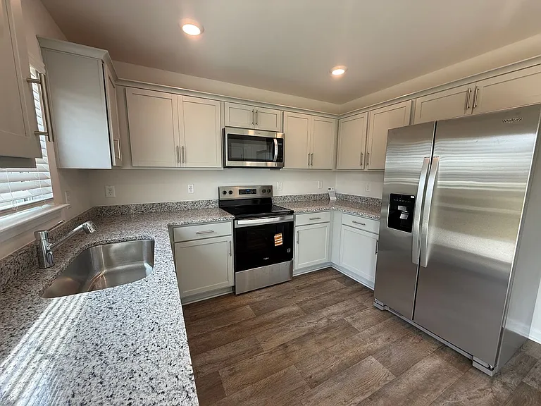 3913 Falcon Ct NW — Photo 6