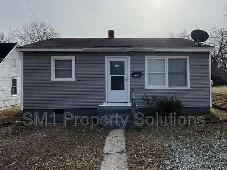 702 Ross Ave — Photo 1