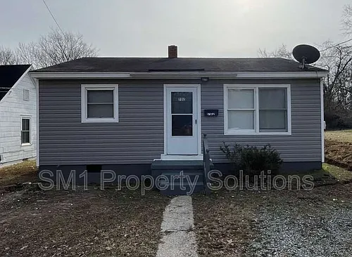 702 Ross Ave Photo 1