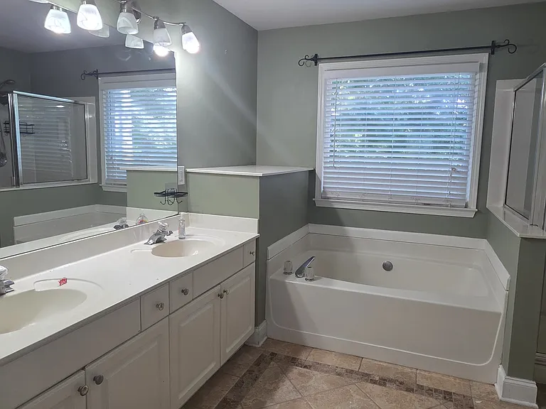 1025 River Overlook Dr — Photo 9