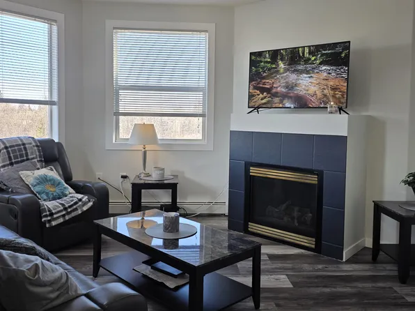 5211 39th St, Red Deer, AB