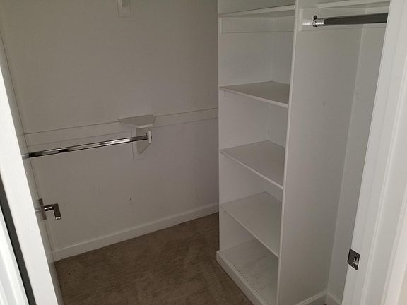 4th image of 10840 Bloomfield St #207