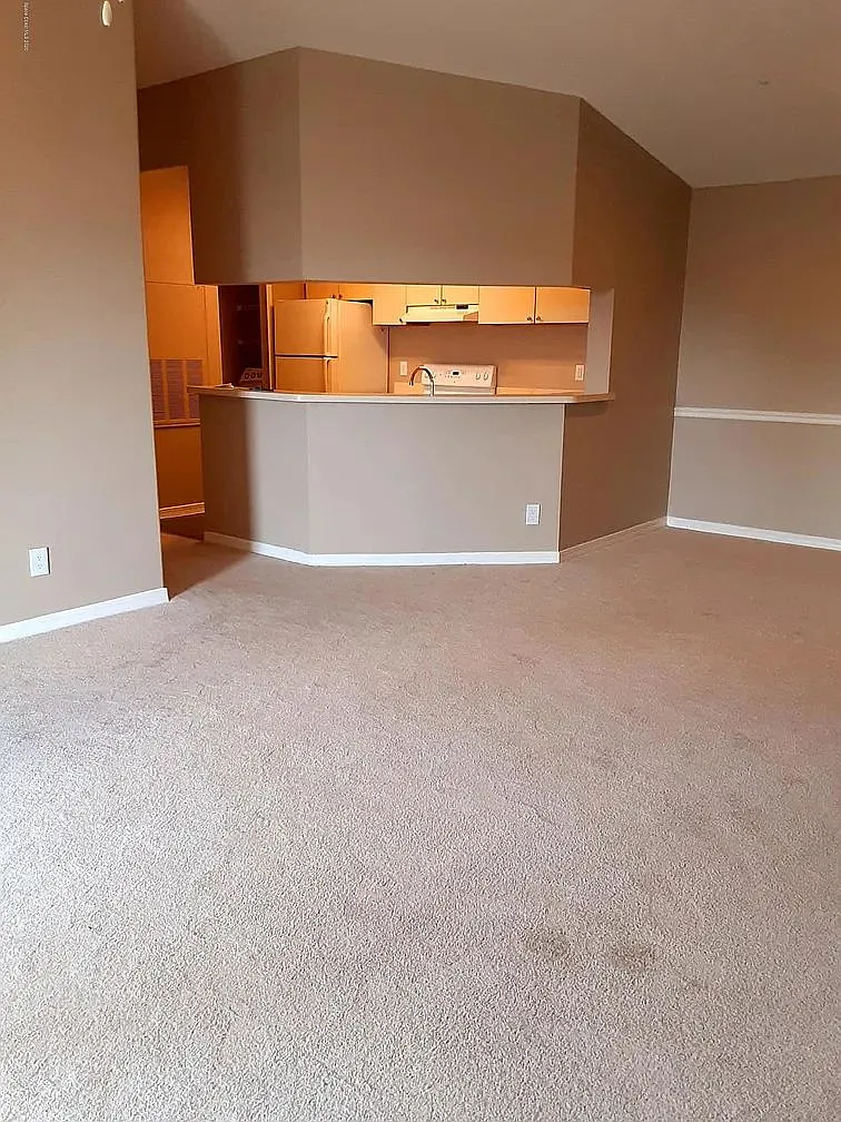 7667 N Wickham Rd — Photo 3