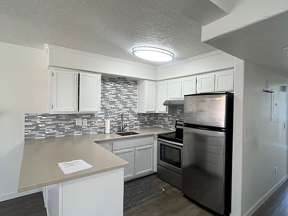 3rd image of 423 W 500 N APT 10