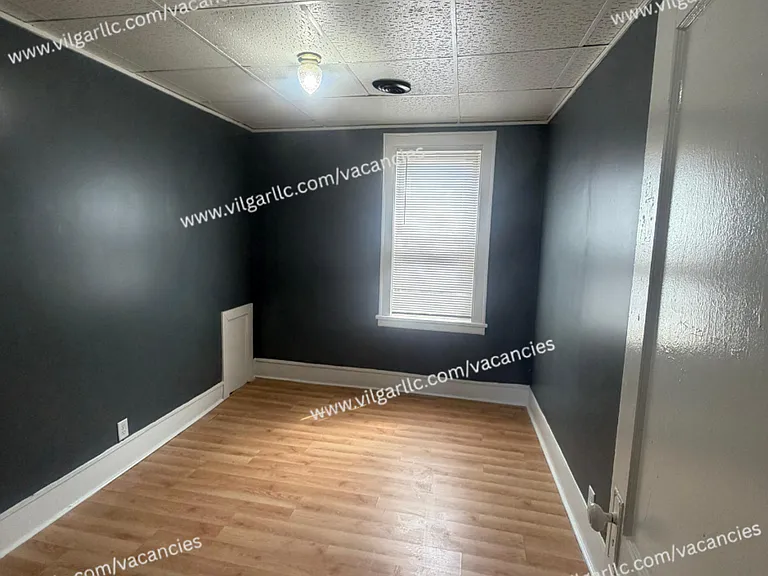 4002 Pulaski St — Photo 9