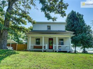 105 N Madison St, Freeman, MO 64746