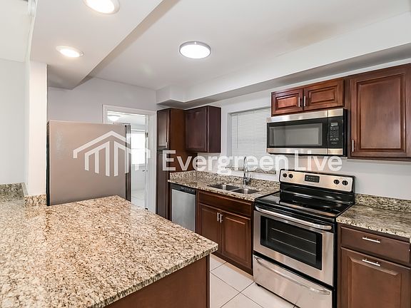 5th image of 2835 Belair Rd W