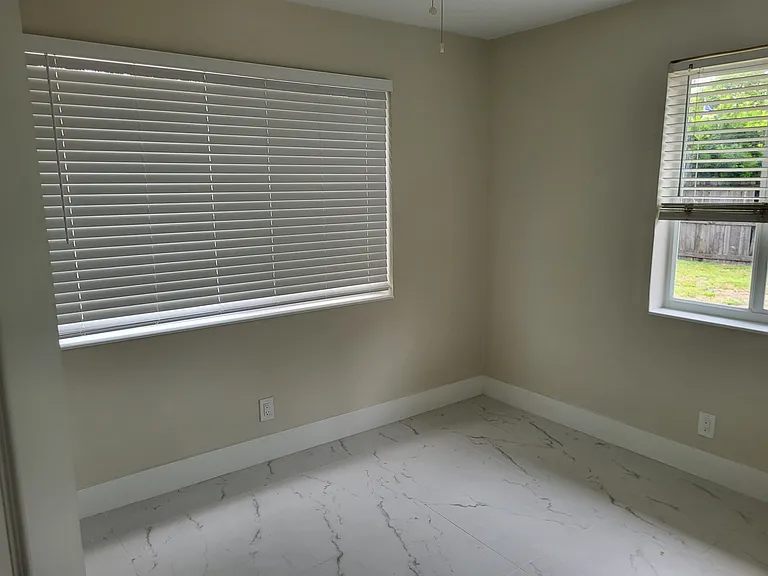 3231 NE 14th Ave — Photo 13