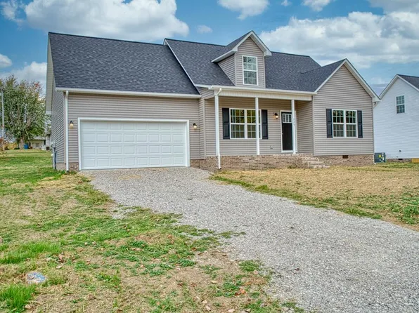 225 Peach St, Baxter, TN 38544