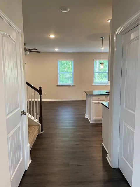 4 bed, 2.5 bath, 2788 sqft, $2,700 — Photo 2