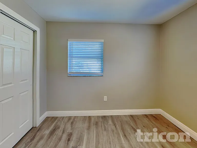 8307 N Elmer St — Photo 10