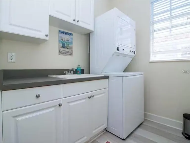 2319 Avenue C #200 — Photo 17
