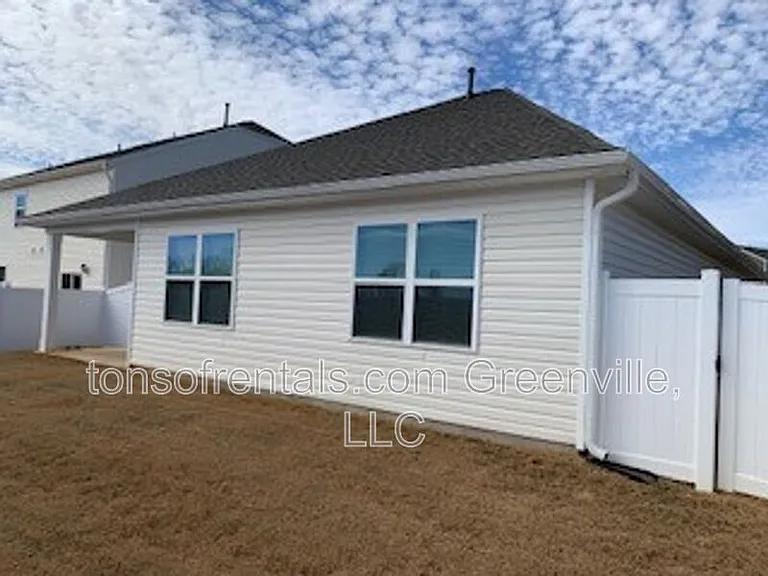 938 Pineland Dr — Photo 20