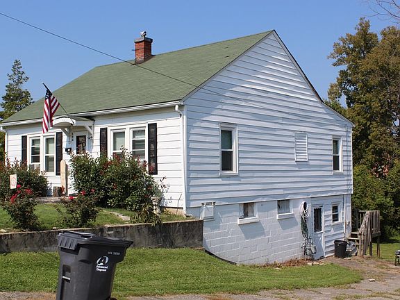 5th image of 102 N Poplar St