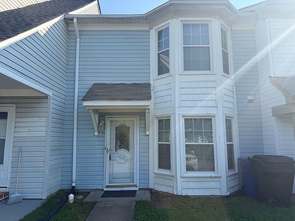 1st image of 1118 Hillock Xing