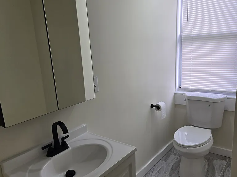 1412 Washburn St — Photo 5