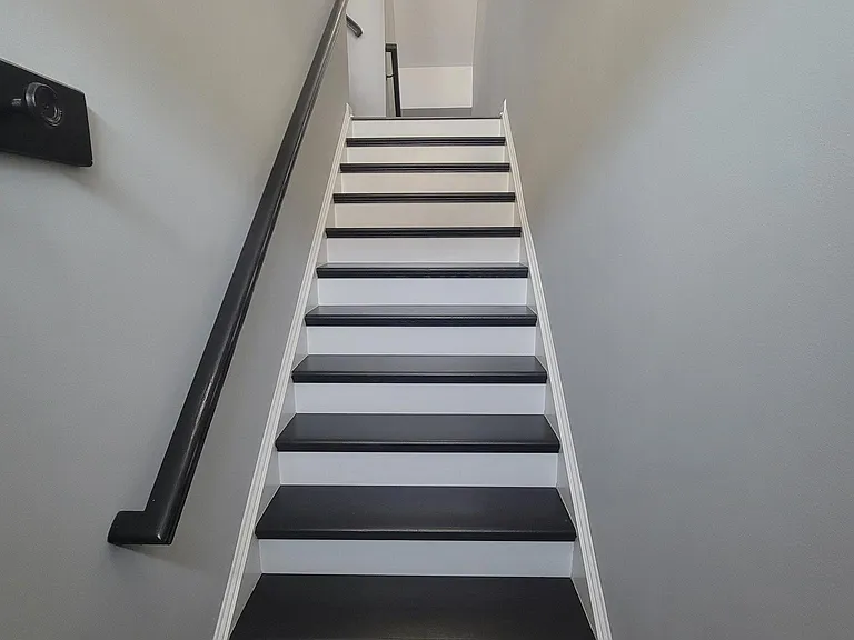 Stairs leading to livingroom