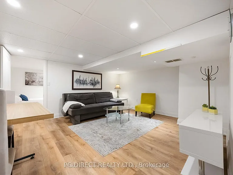 362 Mortimer Ave #LOWER — Photo 3