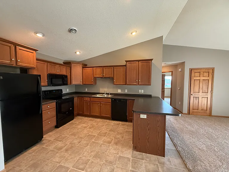 1219 3rd St E #7 — Photo 3