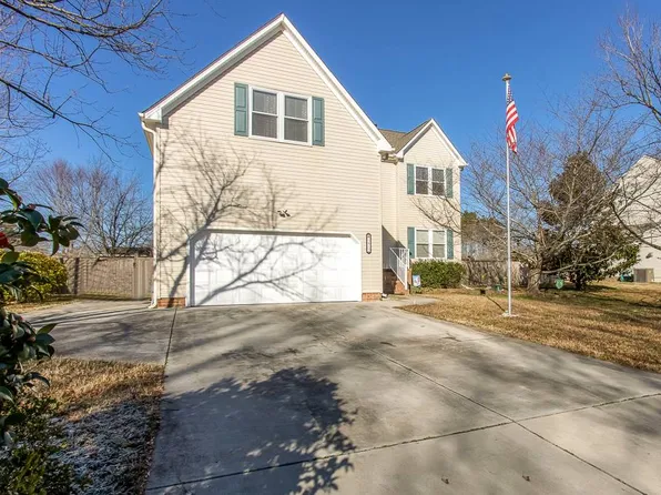 1812 Crestwynd Dr, Chesapeake, VA 23322