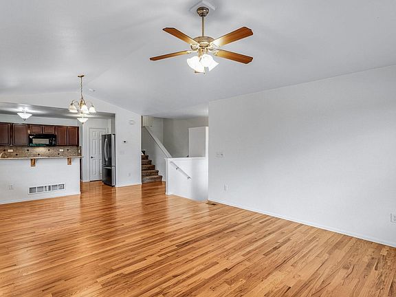 3rd image of 2457 Clarion Ln