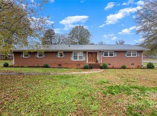 616 W Park Ave, Mooresville, NC 28115