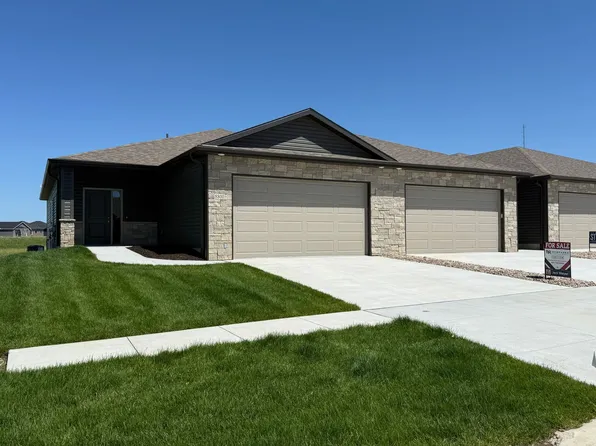 8815 Bristlecone Dr, Lincoln, NE 68526
