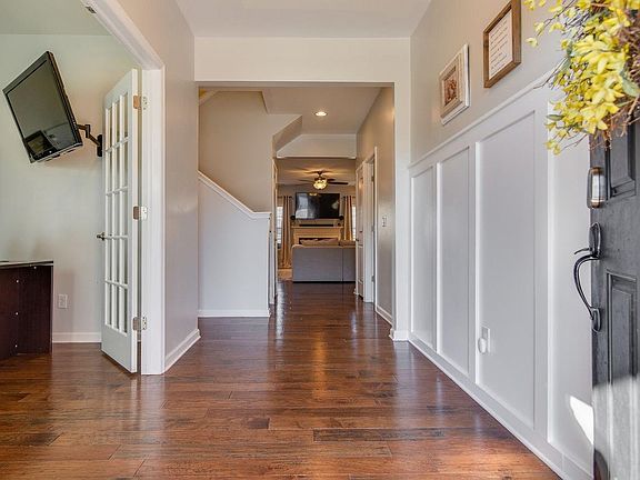 3rd image of 2708 Cortlandt Ln