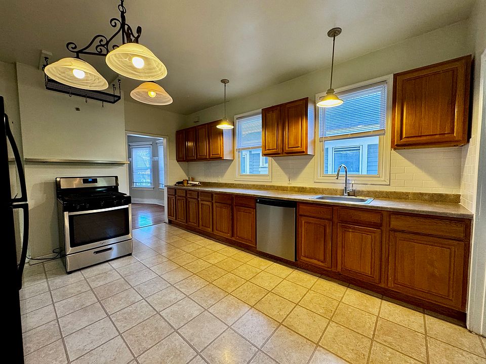 Updated eat in kitchen