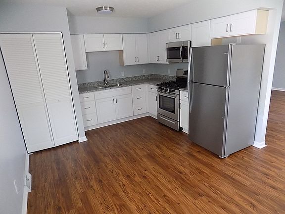 5th image of 23706 Chicago St #200