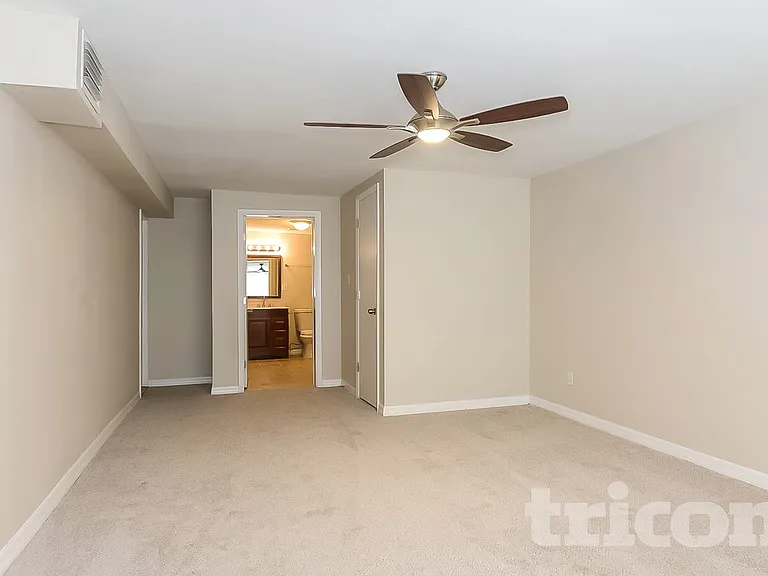 10014 N Oklawaha Ave — Photo 9
