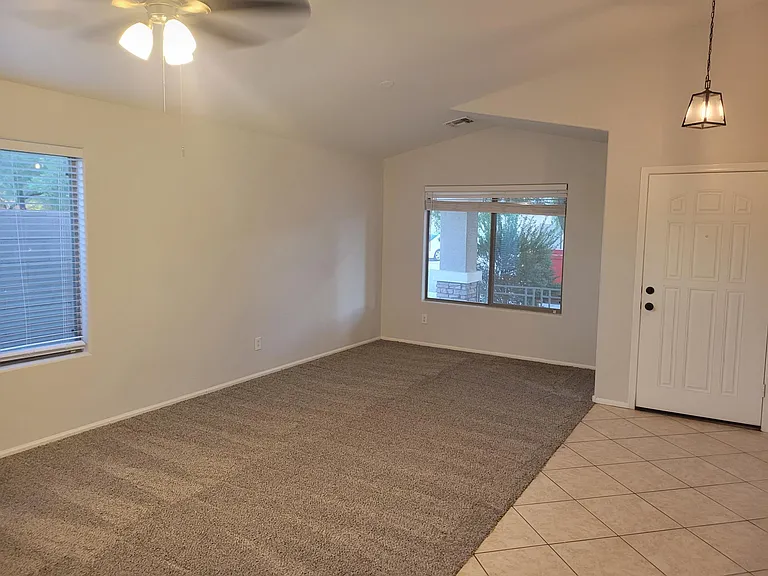 10408 W Raymond St — Photo 7