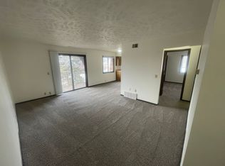 P - 2137 S 42nd St, Omaha, NE 68105