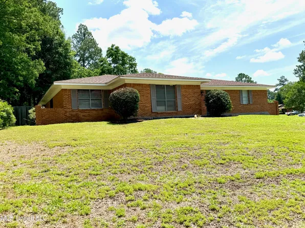 1564 Wingfield Dr, Jackson, MS 39204